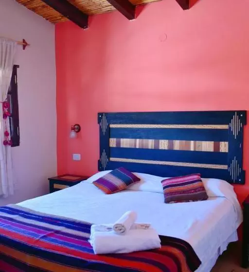 Hostal Paseo De Los Colorados