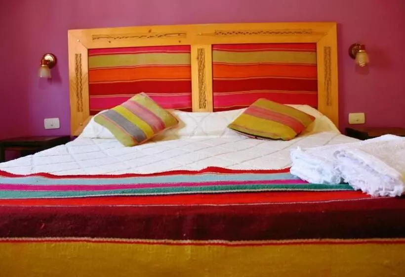 Hostal Paseo De Los Colorados