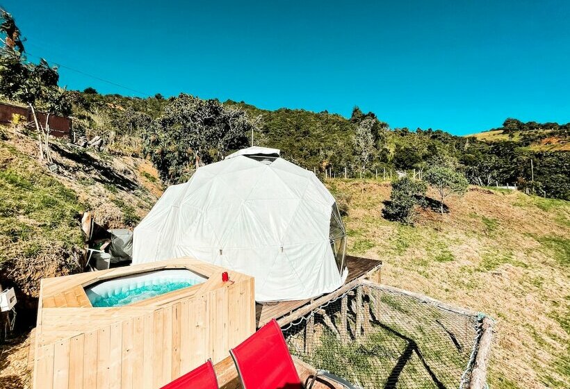 Hotelli Glamho Resort  Glamping