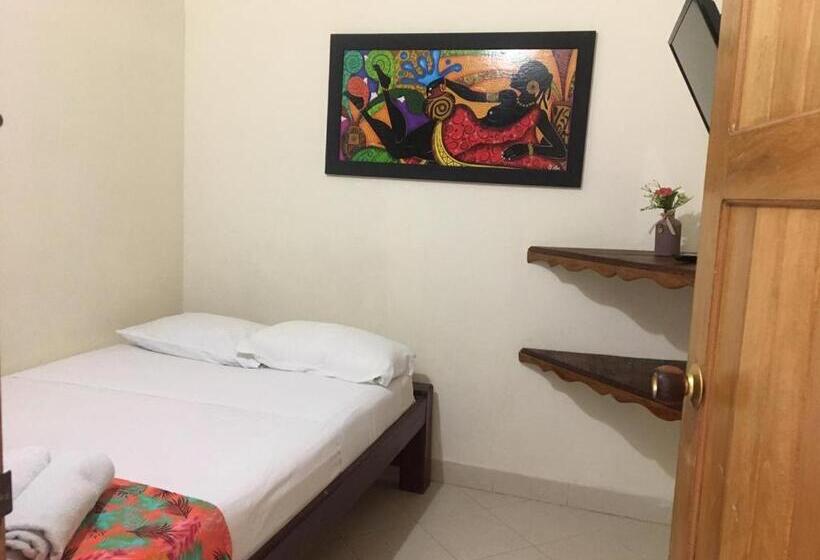 Pension (Hôtel basse catégorie) Princesa Katia