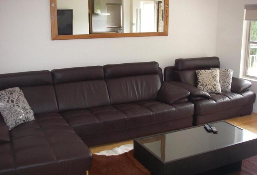 Edgewater, Unit 3/145 Shoal Bay Road