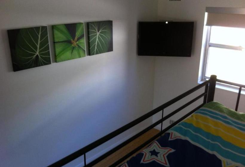 Edgewater, Unit 3/145 Shoal Bay Road