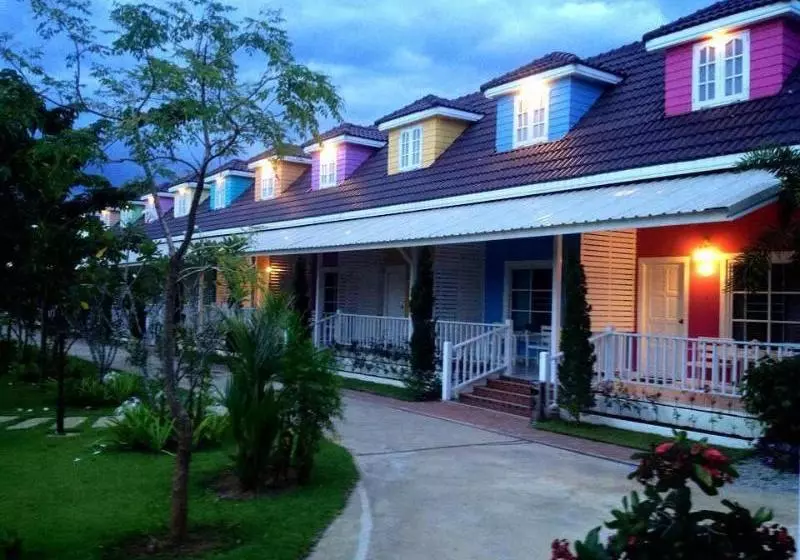 هتل Chiangkhan Gallery Resort