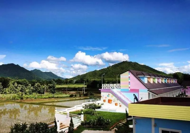 هتل Chiangkhan Gallery Resort