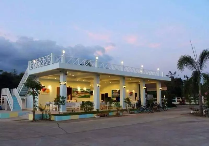 هتل Chiangkhan Gallery Resort