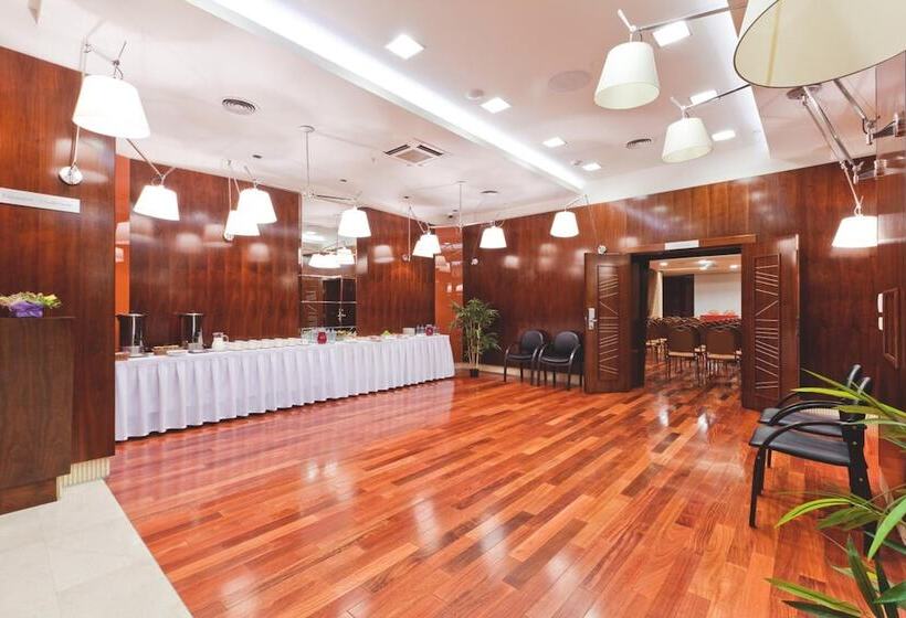 Отель East Gate