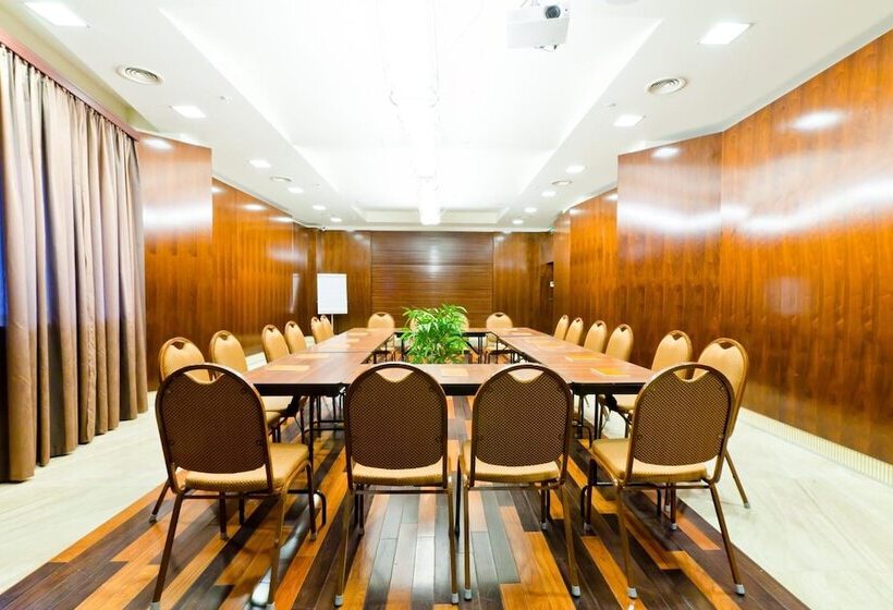 Отель East Gate