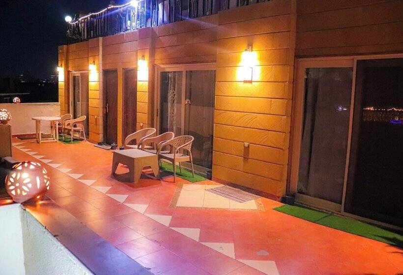 هتل Golden Pyramids Inn