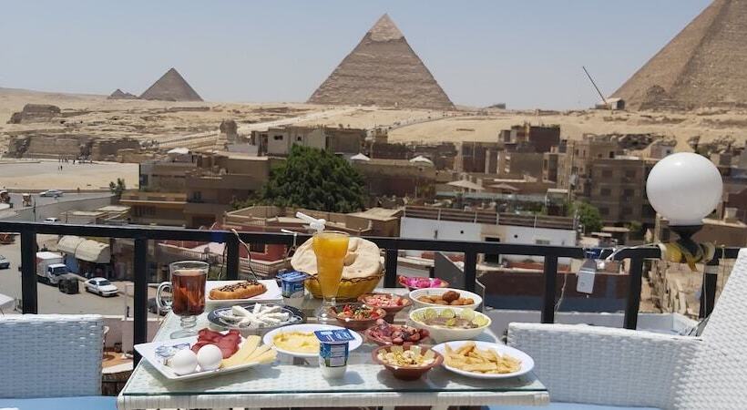 هتل Golden Pyramids Inn