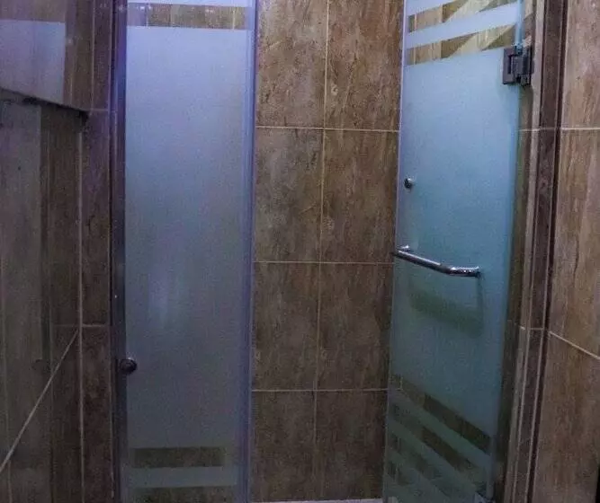 هتل Golden Pyramids Inn