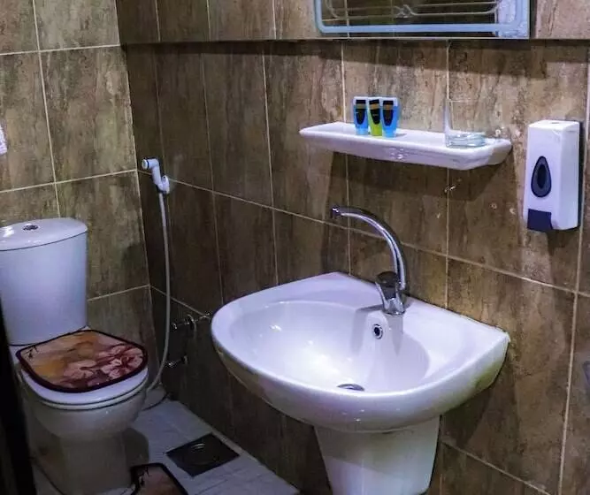 هتل Golden Pyramids Inn