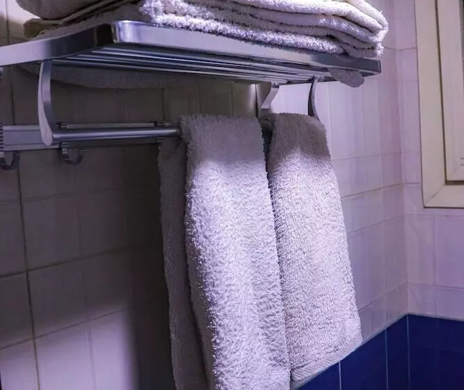 هتل Golden Pyramids Inn