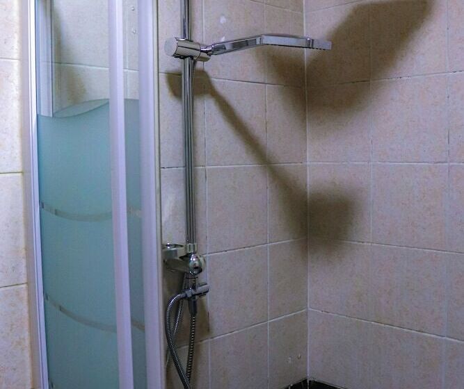 هتل Golden Pyramids Inn