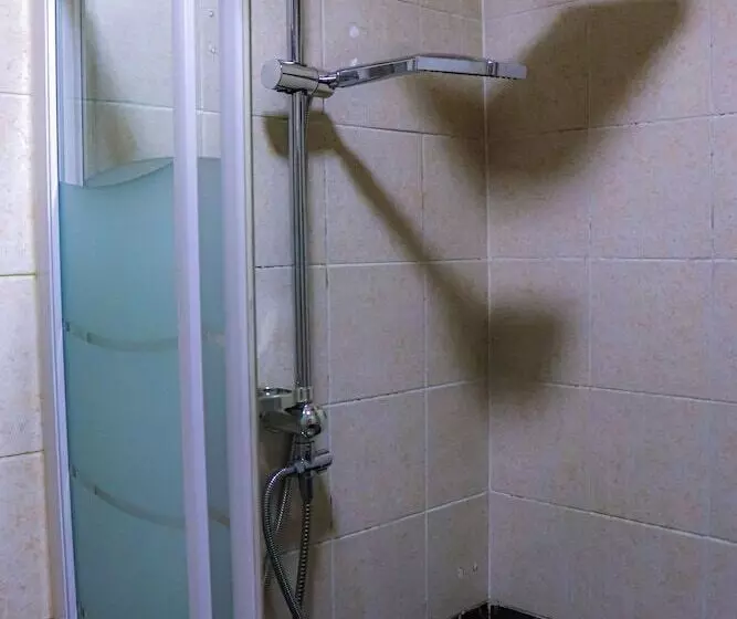 هتل Golden Pyramids Inn