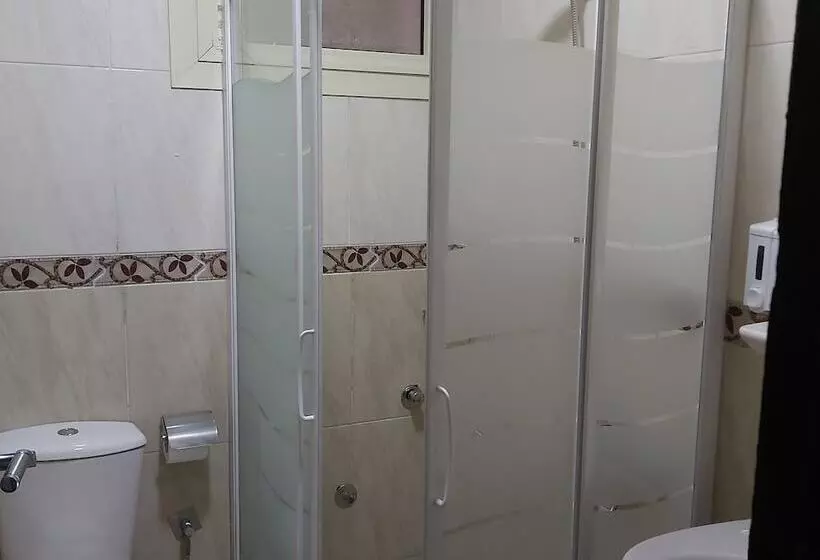 هتل Golden Pyramids Inn