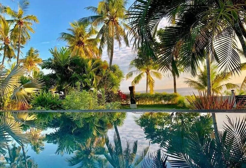 Hotelli Relax Bali Dive & Spa Ocean Front Resort