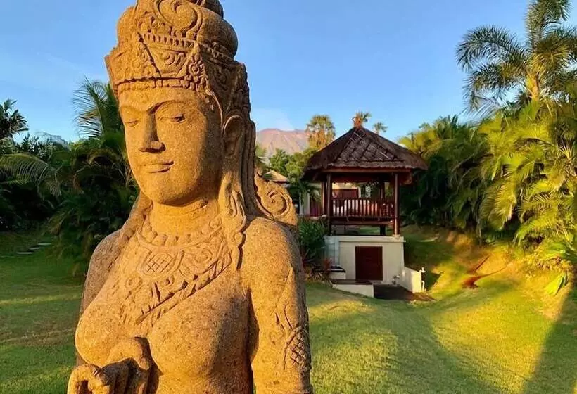 Hotelli Relax Bali Dive & Spa Ocean Front Resort