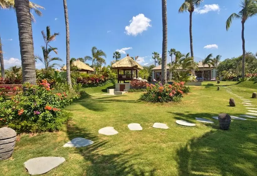 Hotelli Relax Bali Dive & Spa Ocean Front Resort