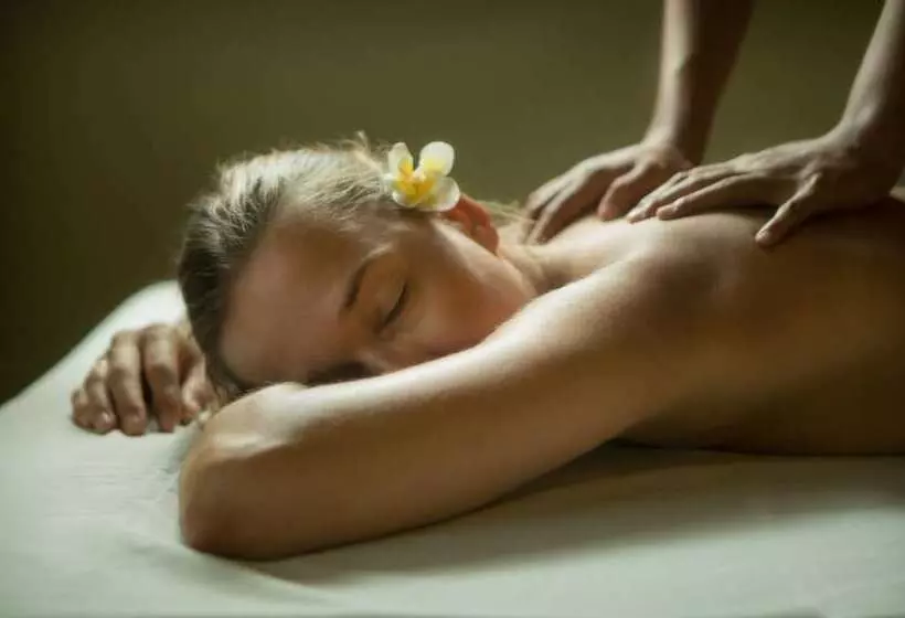 Hotelli Relax Bali Dive & Spa Ocean Front Resort