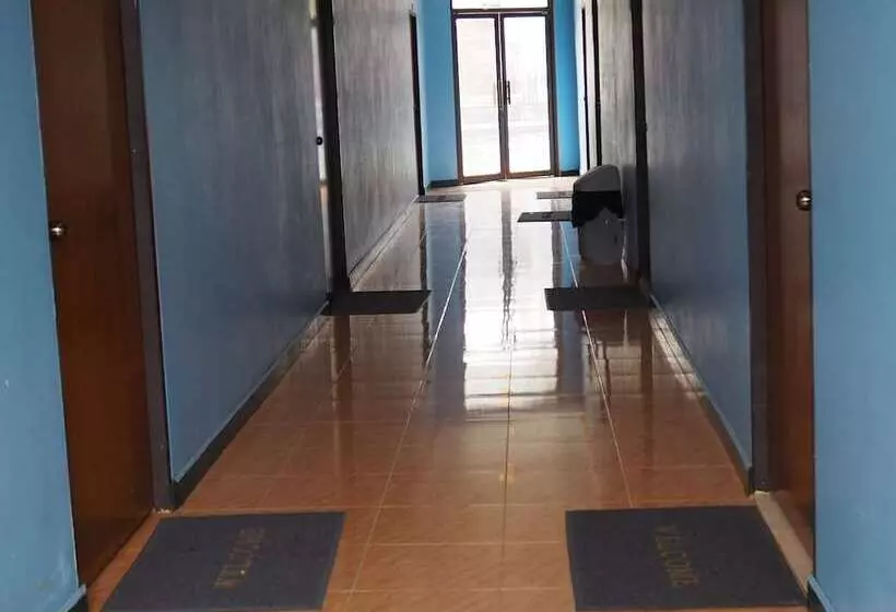 ホテル Sunset Buri Hostel