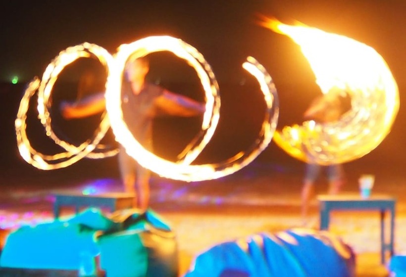 هتل Sunset Buri Hostel