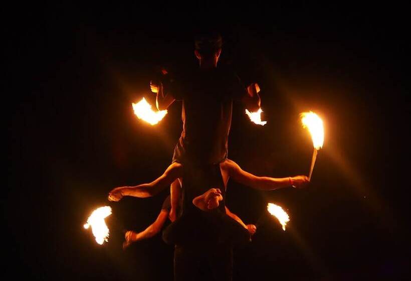 هتل Sunset Buri Hostel