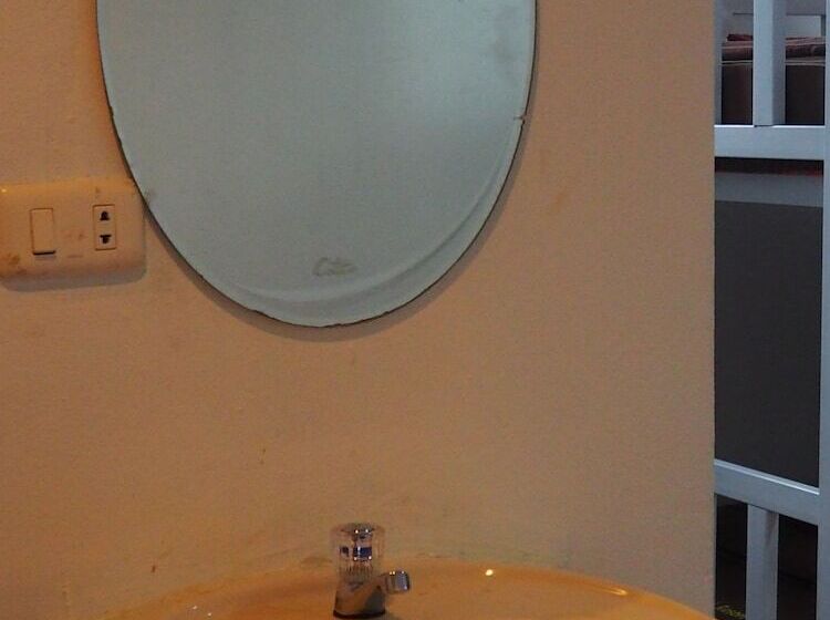 هتل Sunset Buri Hostel