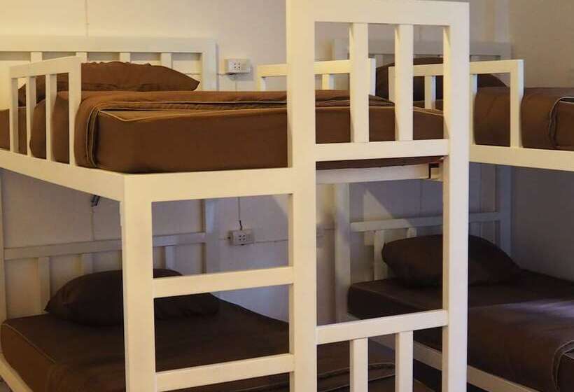 هتل Sunset Buri Hostel