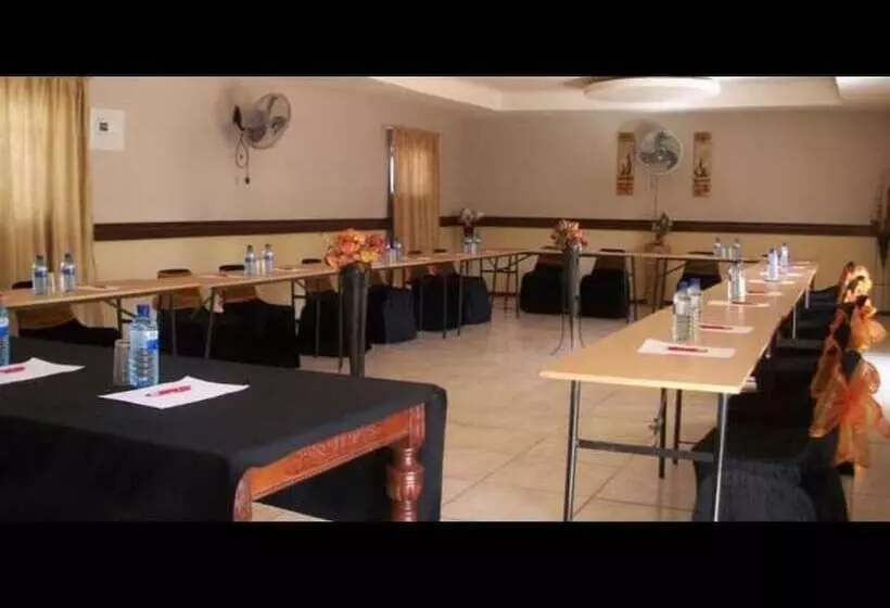 Aamiaismajoitus (B&B) Times Premier Lodge