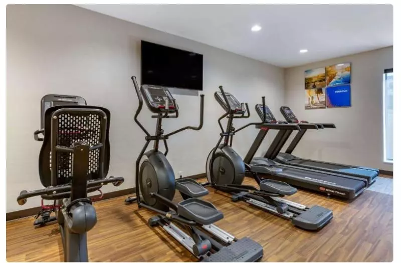 ホテル Comfort Suites Albuquerque Airport