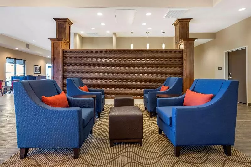 ホテル Comfort Suites Albuquerque Airport
