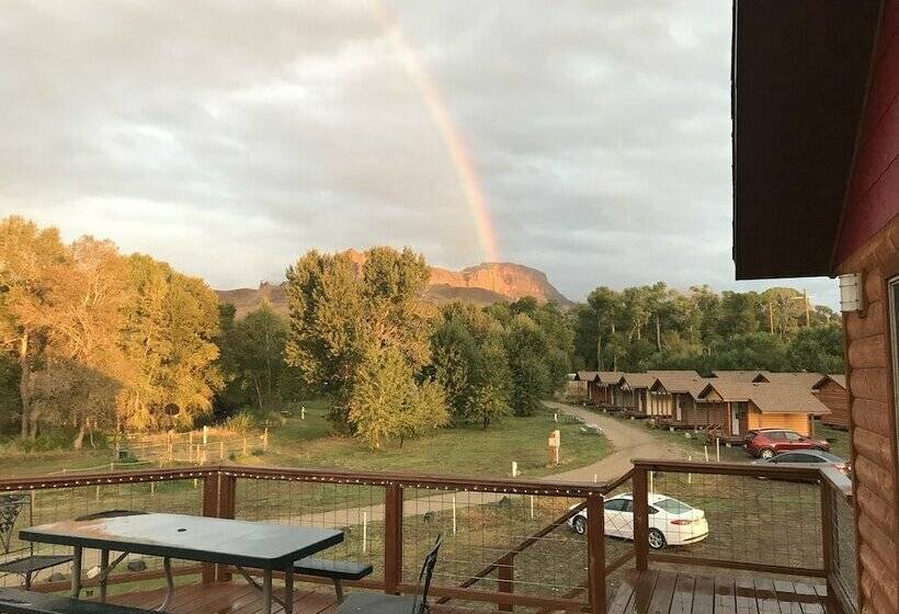 Eycat Lodging Company