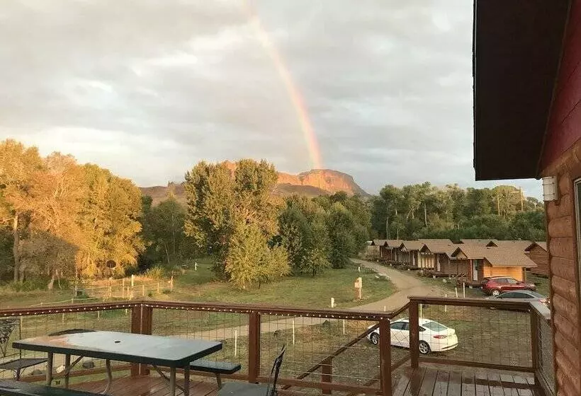 Eycat Lodging Company