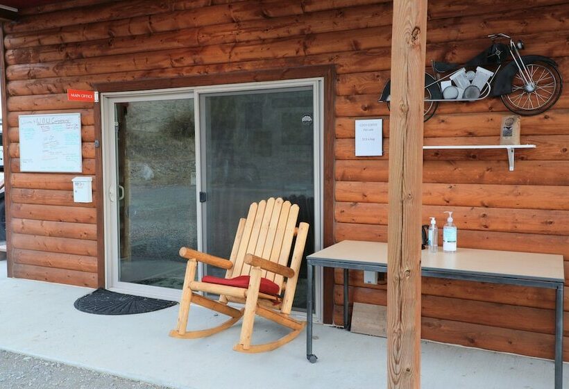 Eycat Lodging Company