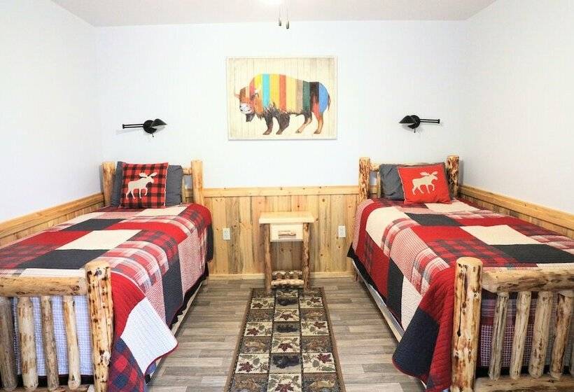 Eycat Lodging Company