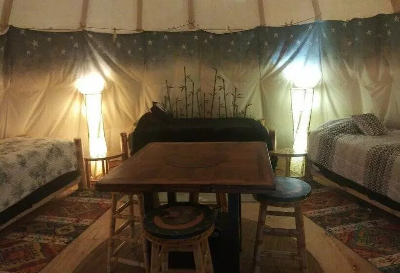 Eycat Lodging Company