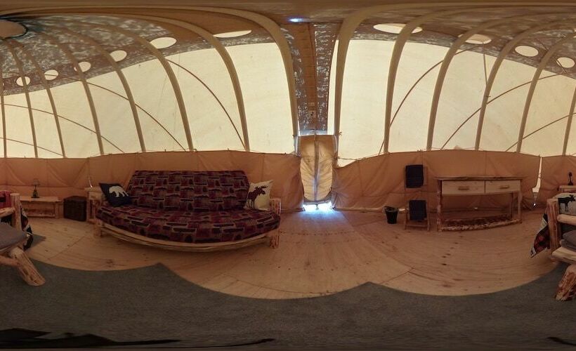 Eycat Lodging Company