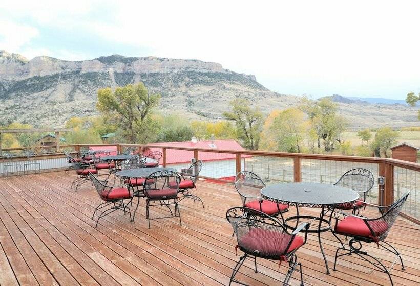 Eycat Lodging Company