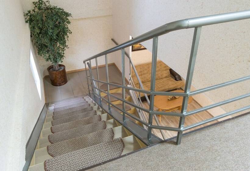 فندق Cherniy Mys