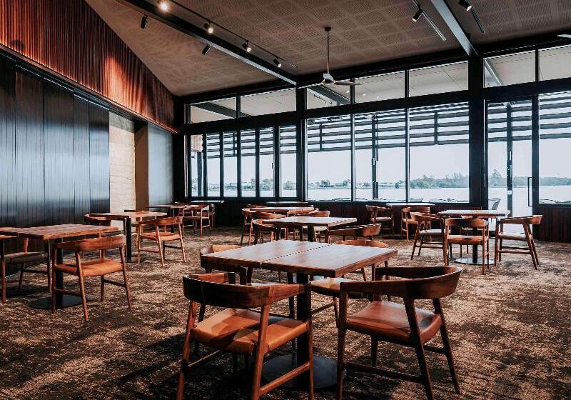 호텔 The Sebel Yarrawonga Silverwoods