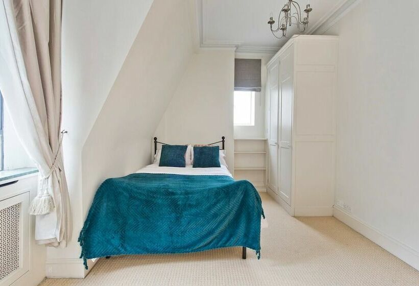 Luxurious 2 Bed Apartment