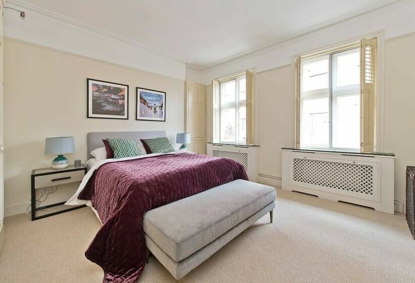 Luxurious 2 Bed Apartment