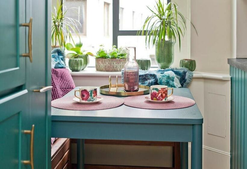 Luxurious 2 Bed Apartment