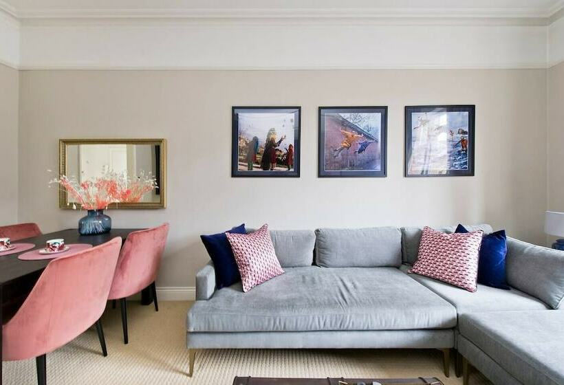 Luxurious 2 Bed Apartment