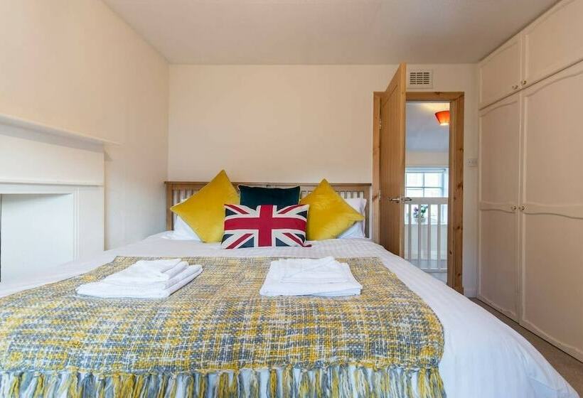 Quirky Cottage Heart Of St Andrews