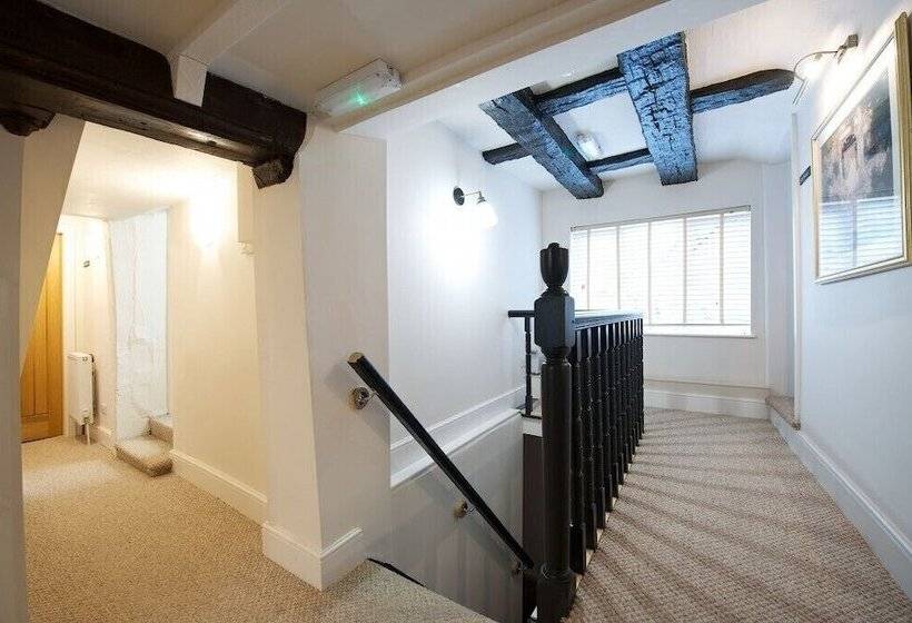 ベッドアンドブレックファースト The Wheatsheaf