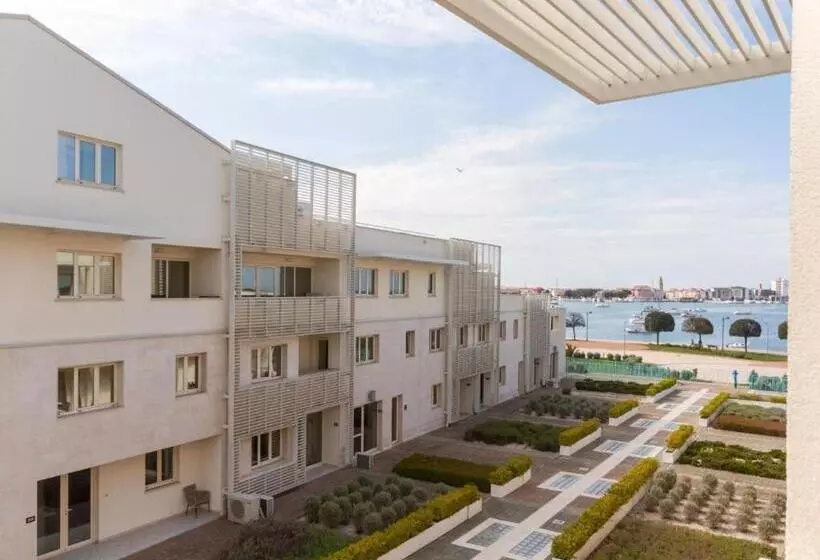 Garden Palace Resort