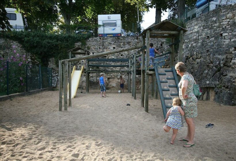 בית מלון כפרי Huttopia Meursault