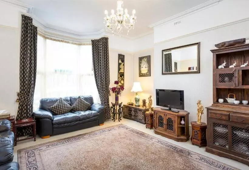 Hotel Arden Park Ensuite Rooms