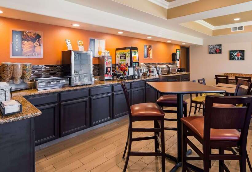 فندق Best Western Plus Airport Inn & Suites